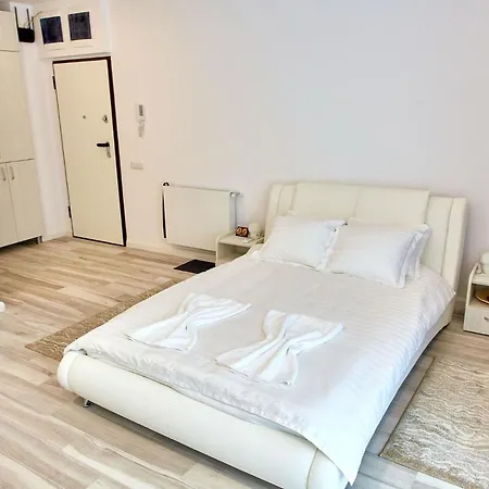 Bel Air Lotus Mamaia