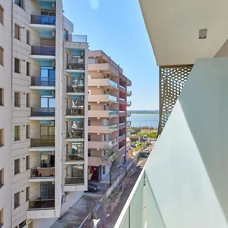 Bel Air Lotus Mamaia