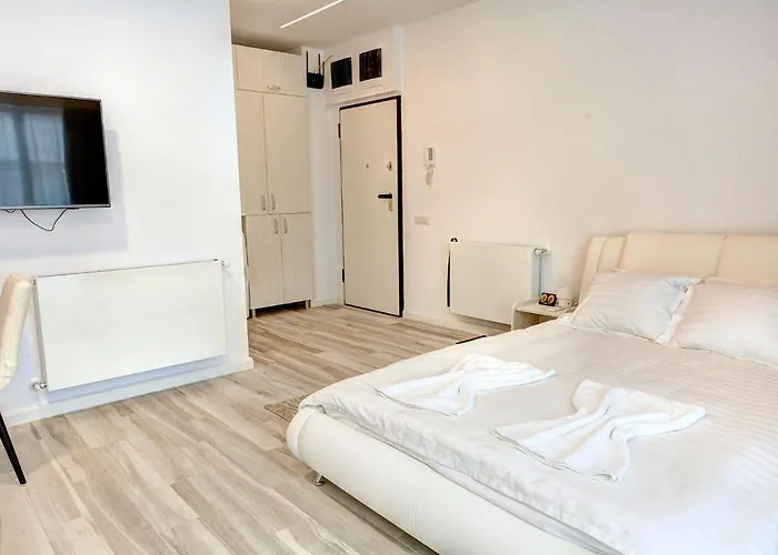 Bel Air Lotus Mamaia