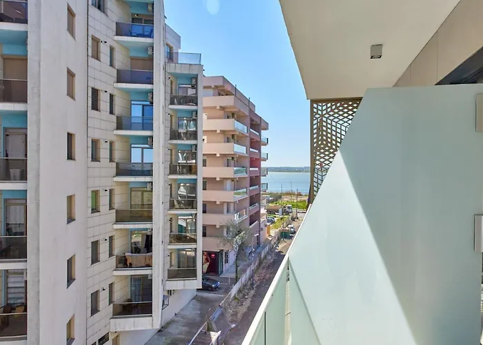 Bel Air Lotus Mamaia